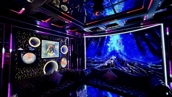 Phòng 1A1 - Cinematic — 12 guests, 45m²