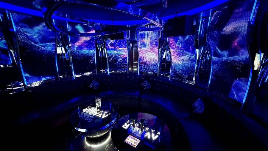 Room 350,000 VND/hour